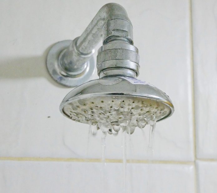 No paran reclamos en Zipaquirá por mal servicio de agua