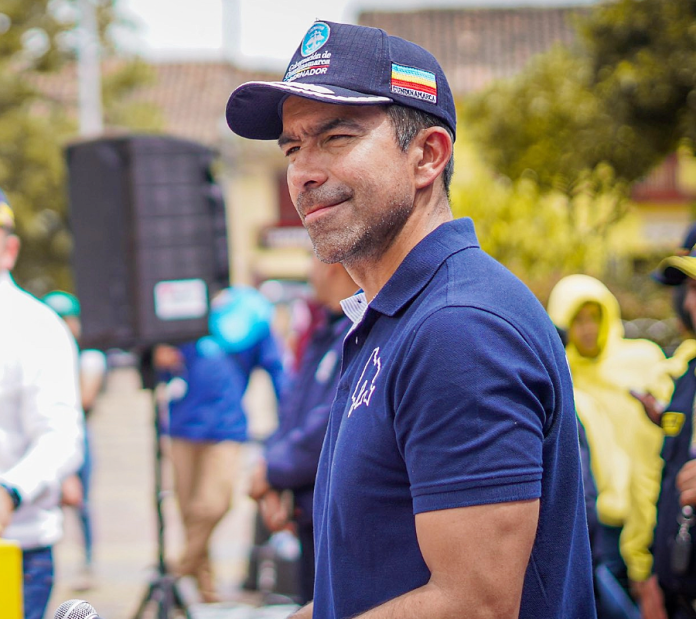 En el Alto Magdalena Gobernador sigue firmando convenios