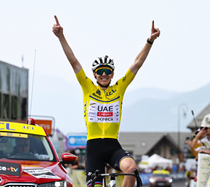 Tadej Pogačar se corona en el Criterium Dauphiné
