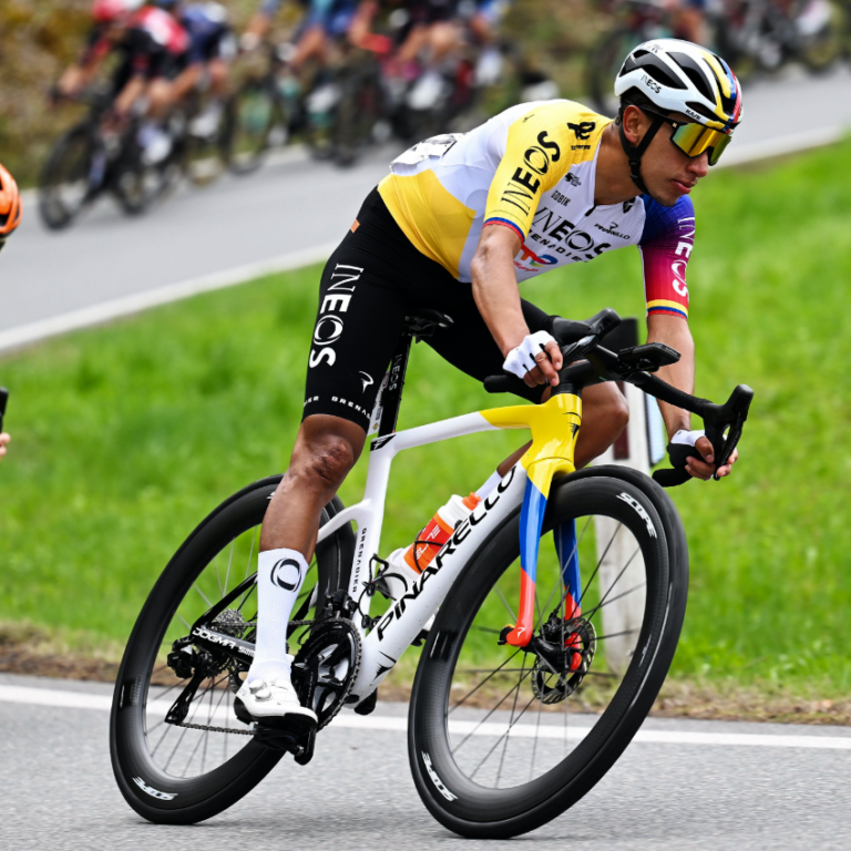 Egan Bernal brilla en el Tour de los Alpes