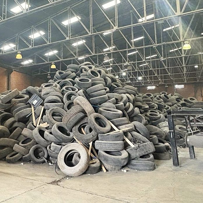 CAR advierte que llantas abandonadas agravan incendios e inundaciones