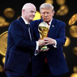 Infantino recibe en Colombia apoyo de Jesurum y CONMEBOL