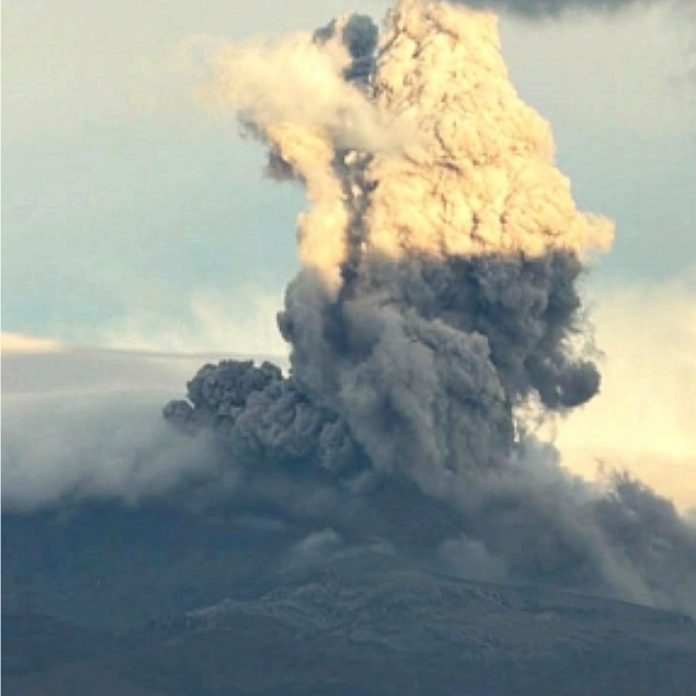 Volcán Puracé registra nuevas emisiones de ceniza y gases