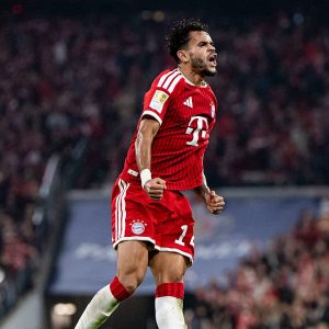 Nueva tripleta de Lucho Díaz en goleada del Bayern
